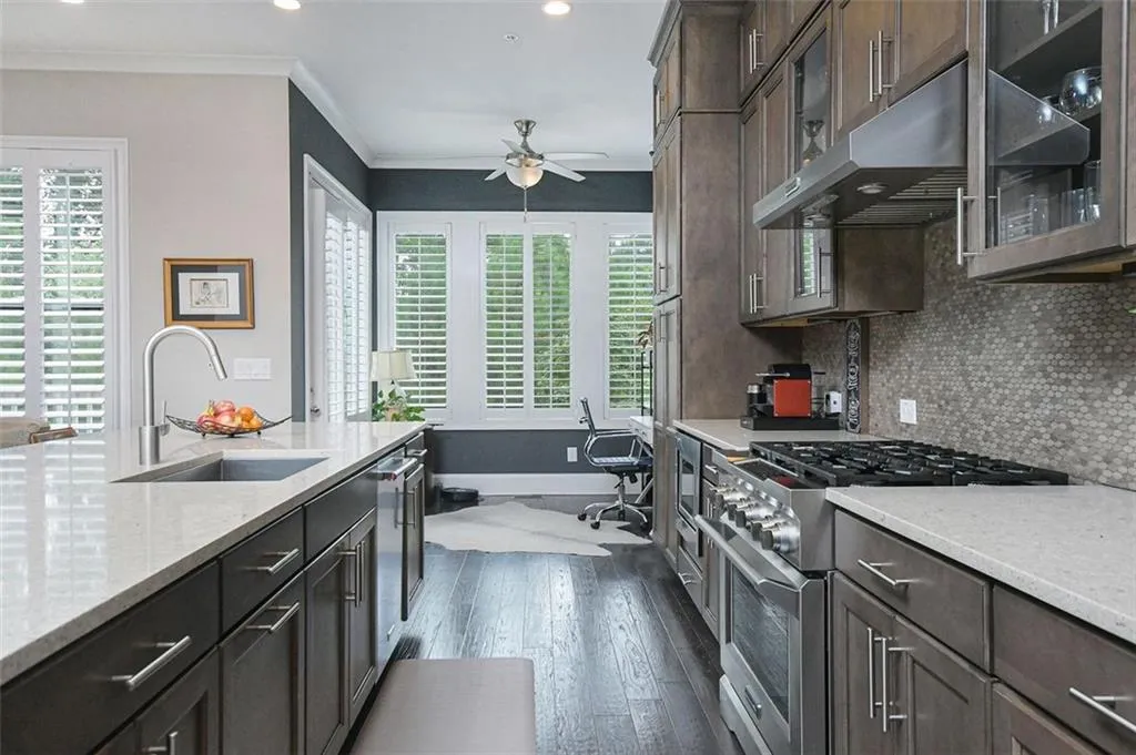 92 Allen Road, Sandy Springs, Georgia 30328, 3 Bedrooms Bedrooms, ,4 BathroomsBathrooms,Residential,Sold,92 Allen Road,7449955