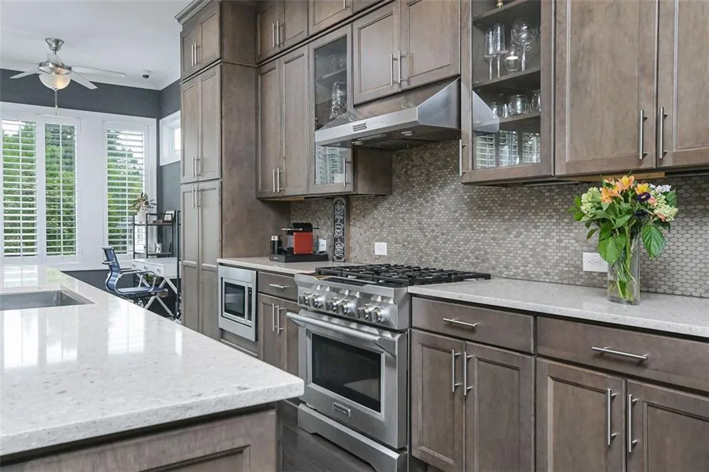 92 Allen Road, Sandy Springs, Georgia 30328, 3 Bedrooms Bedrooms, ,4 BathroomsBathrooms,Residential,Sold,92 Allen Road,7449955