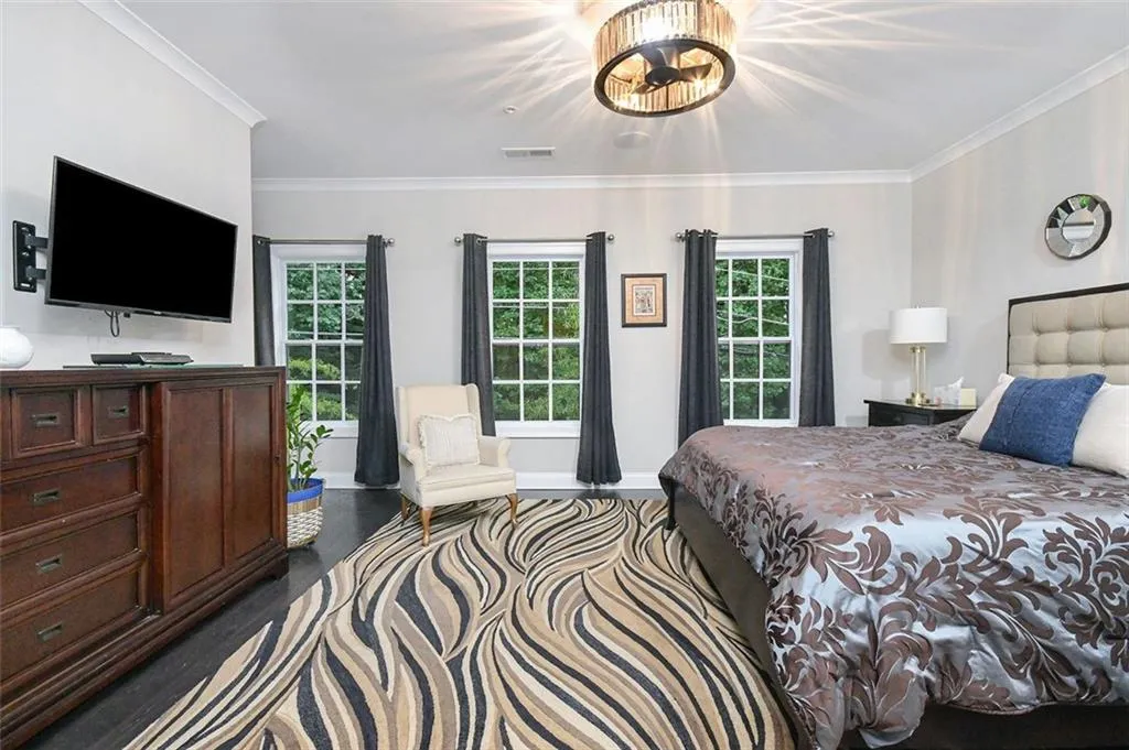 92 Allen Road, Sandy Springs, Georgia 30328, 3 Bedrooms Bedrooms, ,4 BathroomsBathrooms,Residential,Sold,92 Allen Road,7449955