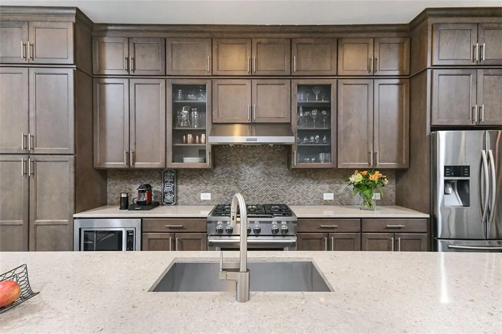 92 Allen Road, Sandy Springs, Georgia 30328, 3 Bedrooms Bedrooms, ,4 BathroomsBathrooms,Residential,Sold,92 Allen Road,7449955