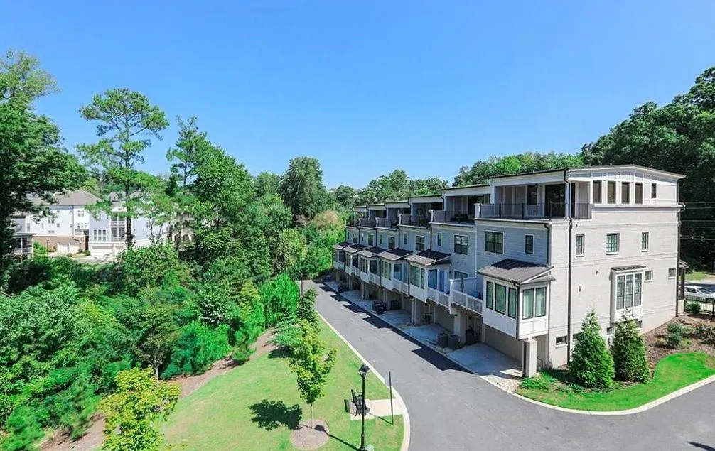 92 Allen Road, Sandy Springs, Georgia 30328, 3 Bedrooms Bedrooms, ,4 BathroomsBathrooms,Residential,Sold,92 Allen Road,7449955