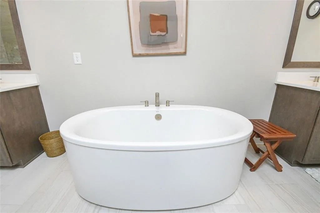 92 Allen Road, Sandy Springs, Georgia 30328, 3 Bedrooms Bedrooms, ,4 BathroomsBathrooms,Residential,Sold,92 Allen Road,7449955