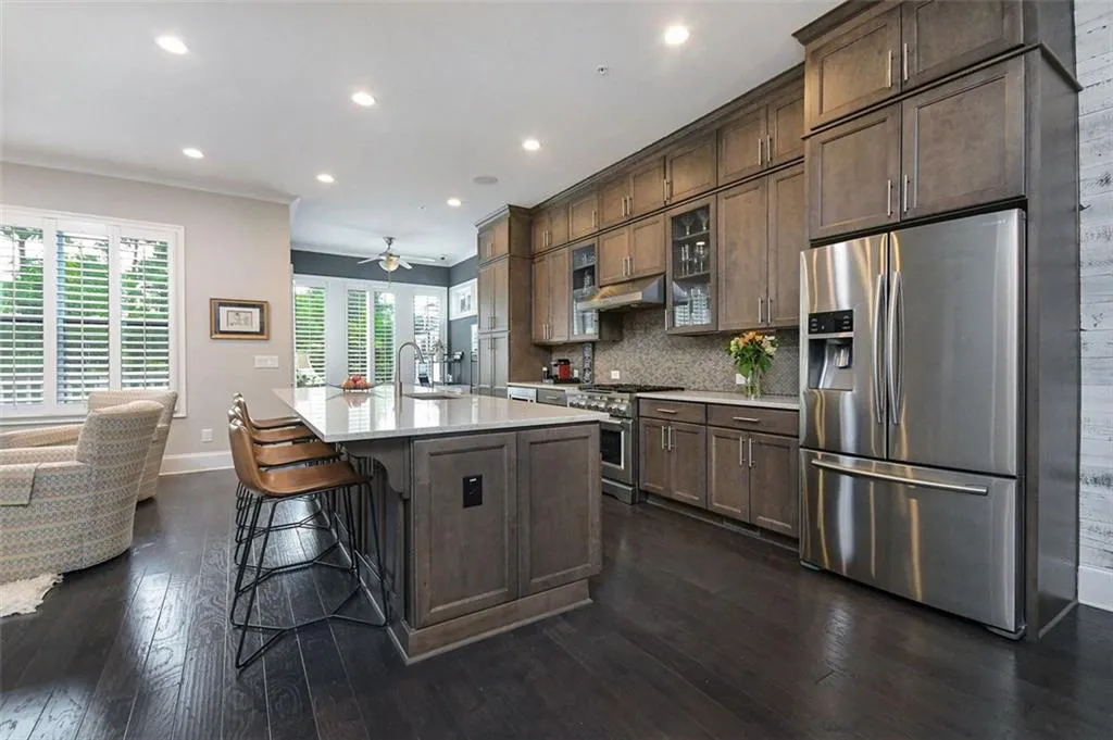 92 Allen Road, Sandy Springs, Georgia 30328, 3 Bedrooms Bedrooms, ,4 BathroomsBathrooms,Residential,Sold,92 Allen Road,7449955