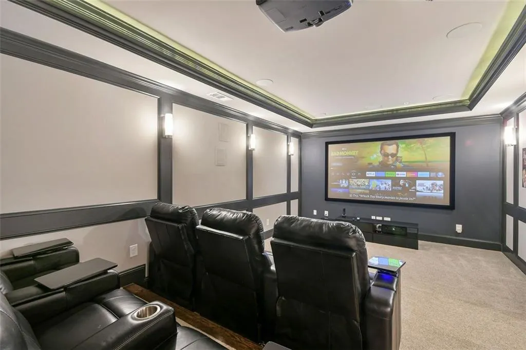 92 Allen Road, Sandy Springs, Georgia 30328, 3 Bedrooms Bedrooms, ,4 BathroomsBathrooms,Residential,Sold,92 Allen Road,7449955