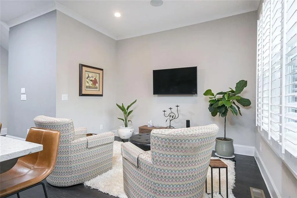 92 Allen Road, Sandy Springs, Georgia 30328, 3 Bedrooms Bedrooms, ,4 BathroomsBathrooms,Residential,Sold,92 Allen Road,7449955