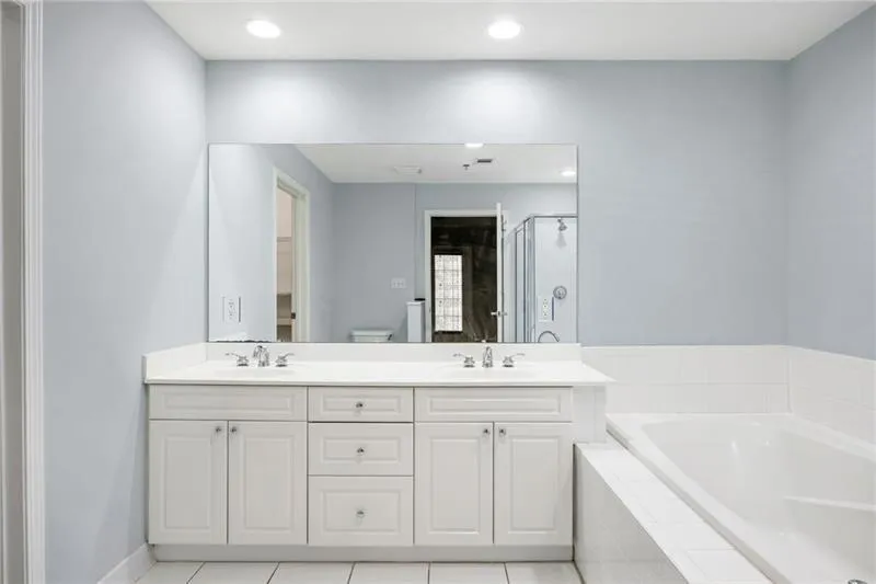 50 Biscayne Drive Nw Unit 2111, Atlanta, Georgia 30309, 2 Bedrooms Bedrooms, ,2 BathroomsBathrooms,Residential,For Sale,50 Biscayne Drive Nw Unit 2111,7689548