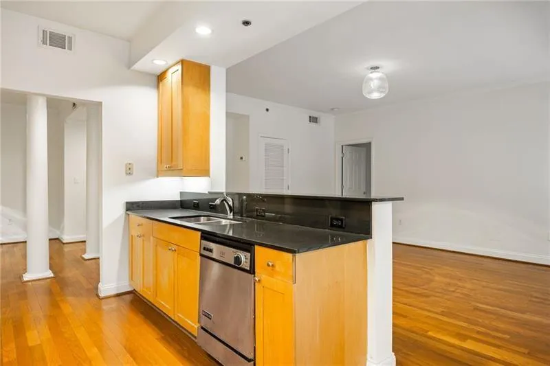 50 Biscayne Drive Nw Unit 2111, Atlanta, Georgia 30309, 2 Bedrooms Bedrooms, ,2 BathroomsBathrooms,Residential,For Sale,50 Biscayne Drive Nw Unit 2111,7689548