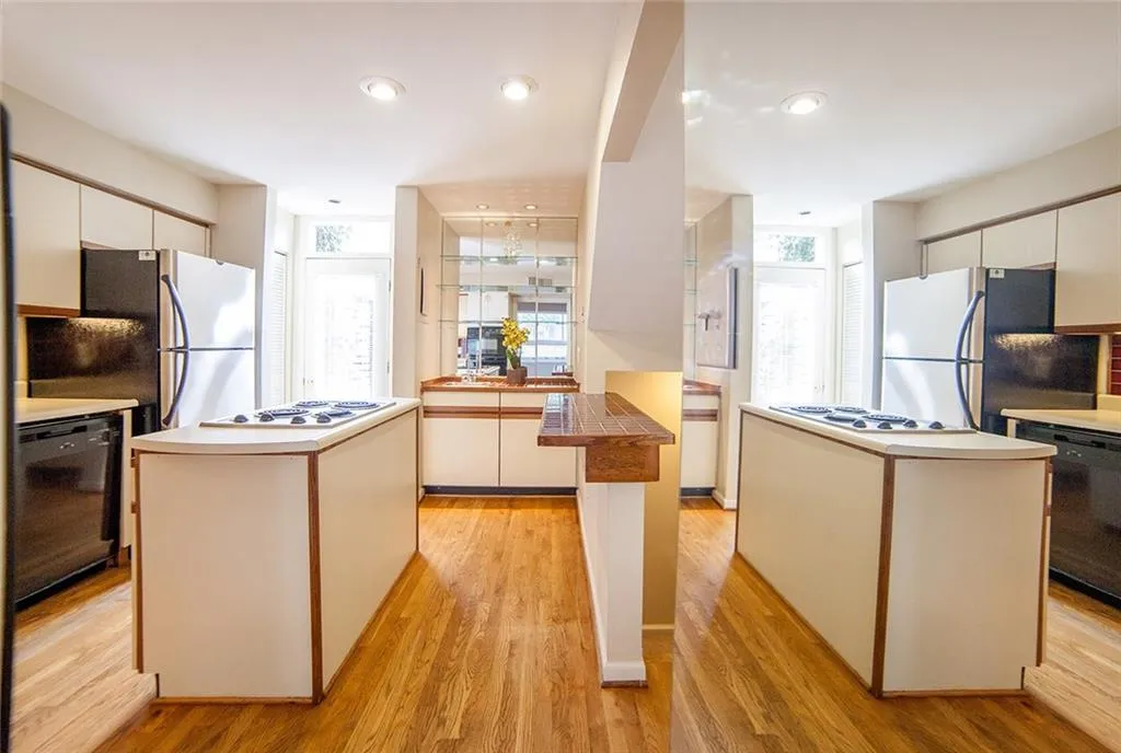 66 Forrest Place, Sandy Springs, Georgia 30328, 3 Bedrooms Bedrooms, ,3 BathroomsBathrooms,Residential,Sold,66 Forrest Place,5631135