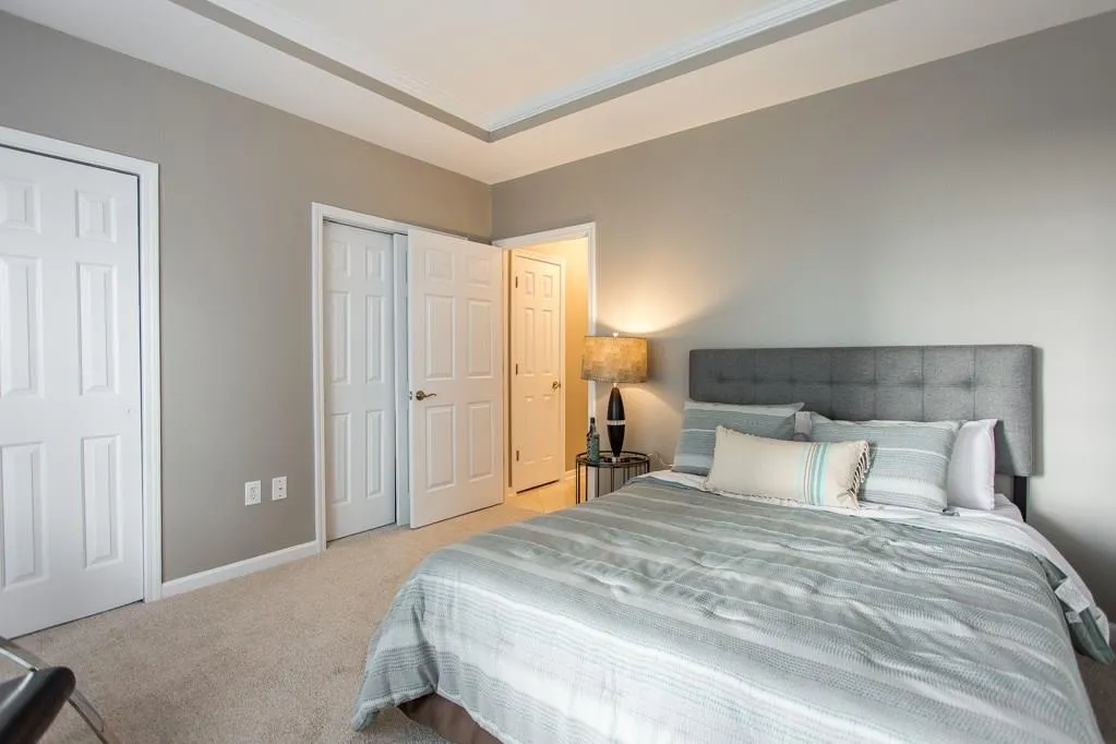 3334 Peachtree Road Ne Unit 703, Atlanta, Georgia 30326, 2 Bedrooms Bedrooms, ,2 BathroomsBathrooms,Residential,Sold,3334 Peachtree Road Ne Unit 703,5963304