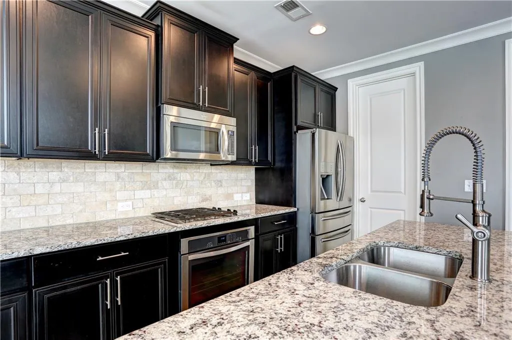 7605 Glisten Avenue, Atlanta, Georgia 30328, 4 Bedrooms Bedrooms, ,3 BathroomsBathrooms,Residential,Sold,7605 Glisten Avenue,6569714