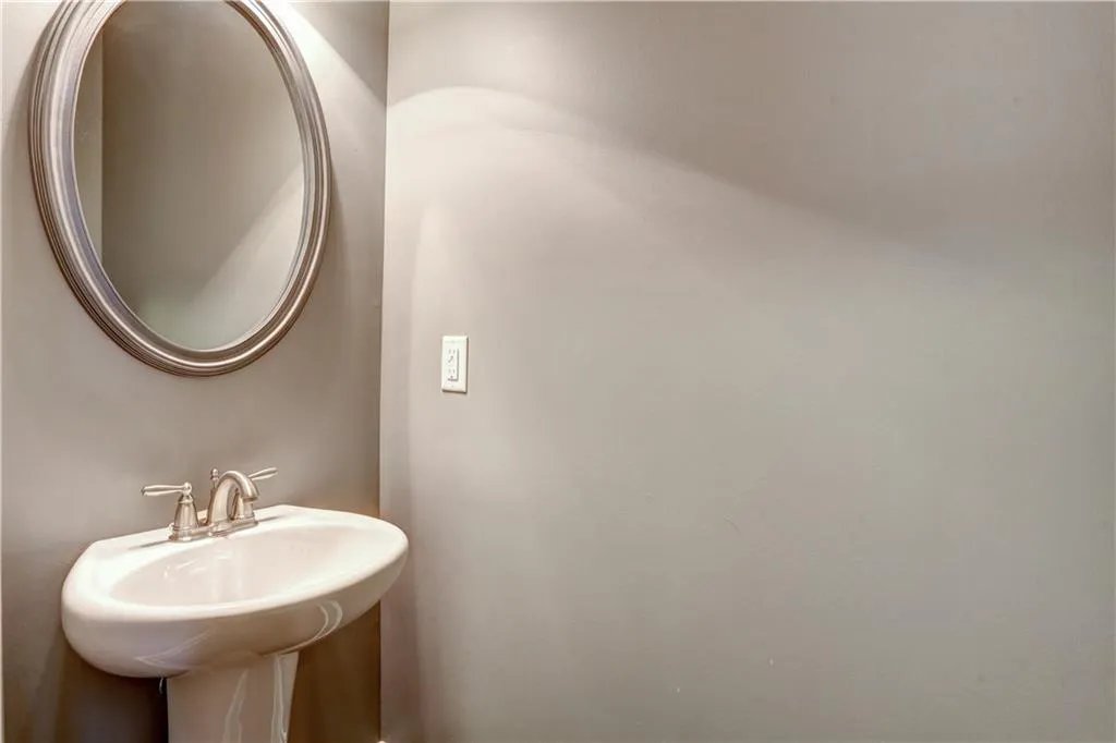 7605 Glisten Avenue, Atlanta, Georgia 30328, 4 Bedrooms Bedrooms, ,3 BathroomsBathrooms,Residential,Sold,7605 Glisten Avenue,6569714