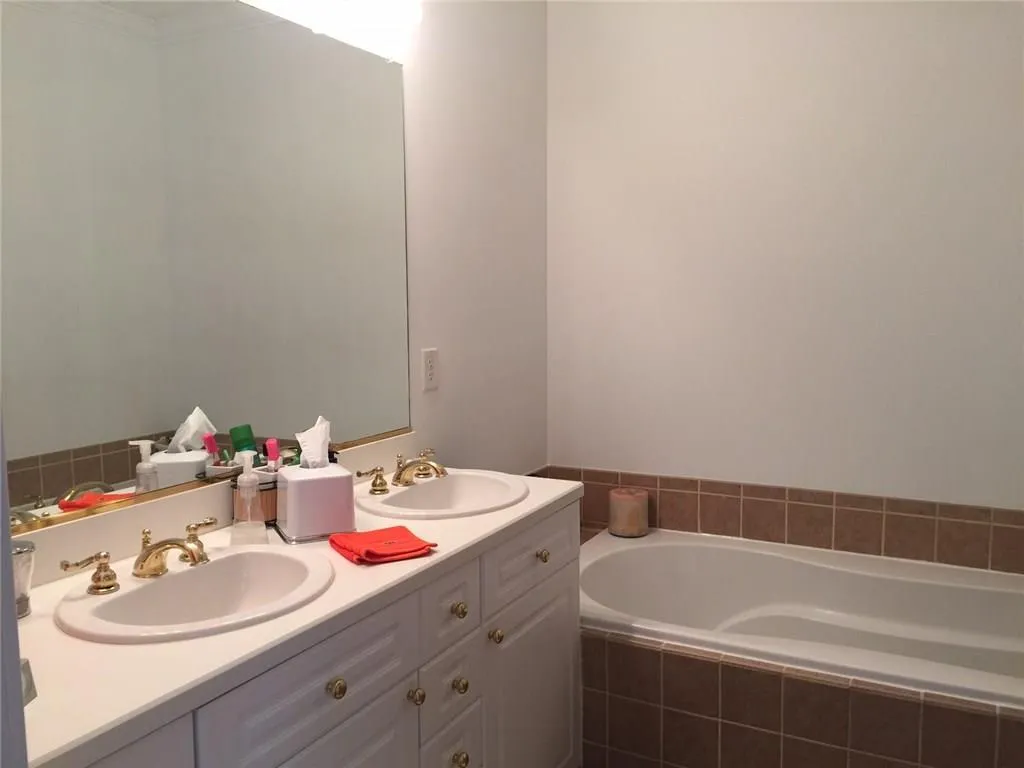 5415 Northland Drive Unit 311, Atlanta, Georgia 30342, 2 Bedrooms Bedrooms, ,2 BathroomsBathrooms,Residential,Sold,5415 Northland Drive Unit 311,5752062