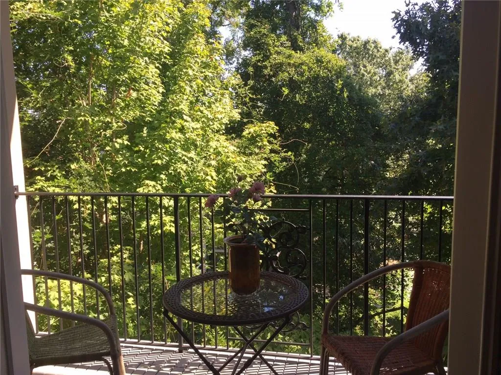 5415 Northland Drive Unit 311, Atlanta, Georgia 30342, 2 Bedrooms Bedrooms, ,2 BathroomsBathrooms,Residential,Sold,5415 Northland Drive Unit 311,5752062