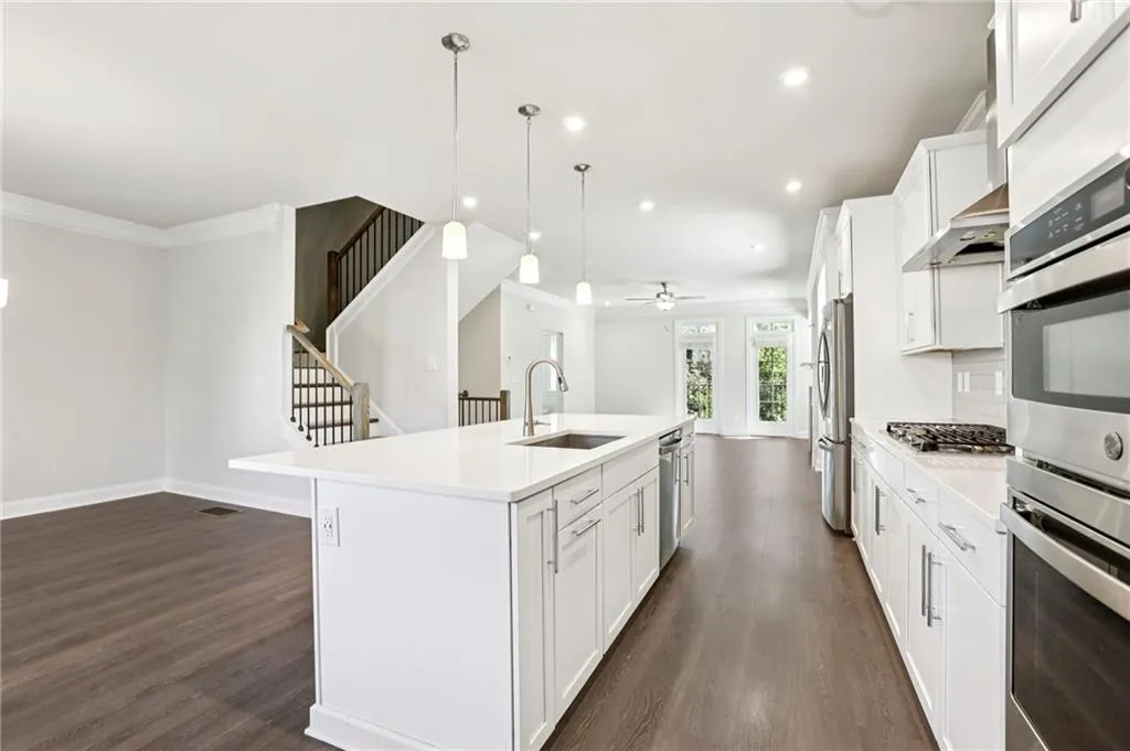 2061 Morrison Avenue, Brookhaven, Georgia 30319, 4 Bedrooms Bedrooms, ,3 BathroomsBathrooms,Residential,For Sale,2061 Morrison Avenue,7637632
