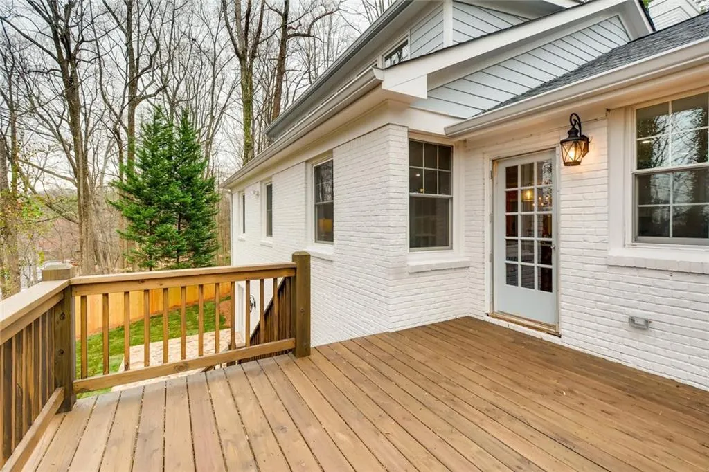 120 Stewart Drive, Sandy Springs, Georgia 30342, 5 Bedrooms Bedrooms, ,4 BathroomsBathrooms,Residential,Sold,120 Stewart Drive,5812092
