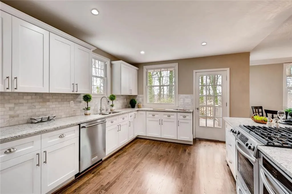 120 Stewart Drive, Sandy Springs, Georgia 30342, 5 Bedrooms Bedrooms, ,4 BathroomsBathrooms,Residential,Sold,120 Stewart Drive,5812092