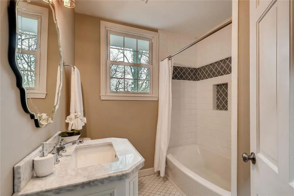 120 Stewart Drive, Sandy Springs, Georgia 30342, 5 Bedrooms Bedrooms, ,4 BathroomsBathrooms,Residential,Sold,120 Stewart Drive,5812092