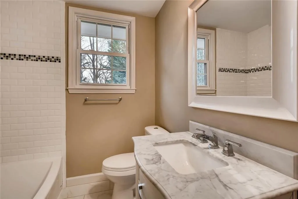 120 Stewart Drive, Sandy Springs, Georgia 30342, 5 Bedrooms Bedrooms, ,4 BathroomsBathrooms,Residential,Sold,120 Stewart Drive,5812092
