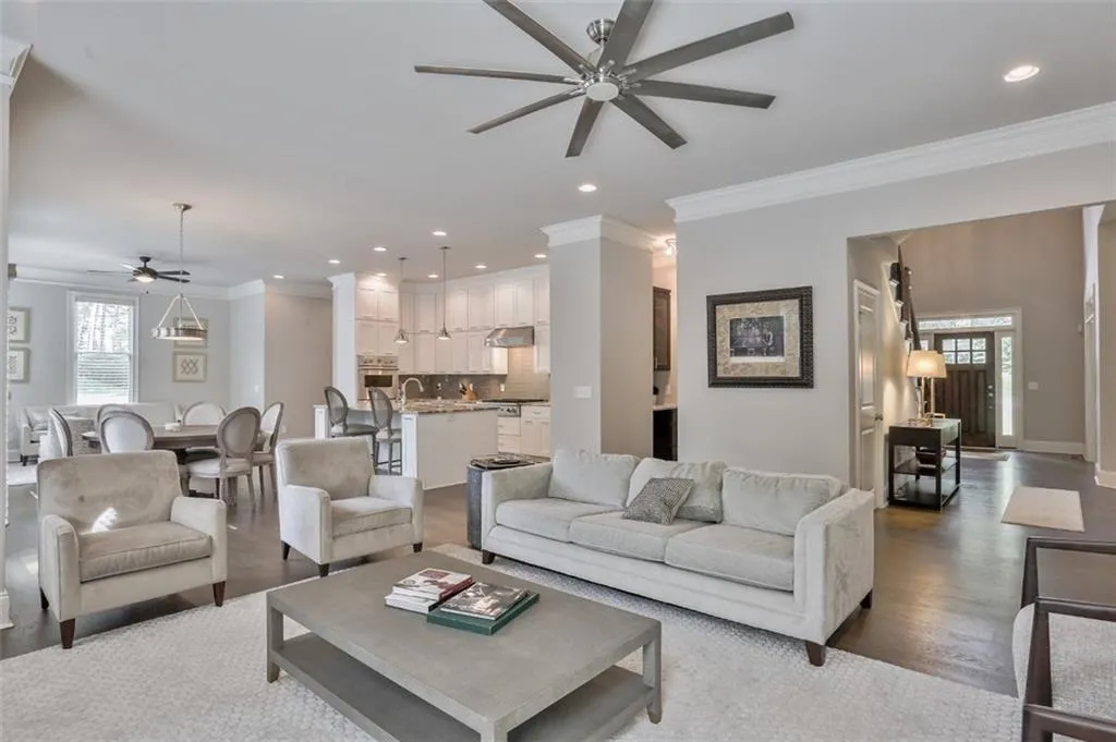 2811 Shady Valley Drive Ne, Atlanta, Georgia 30324, 5 Bedrooms Bedrooms, ,4 BathroomsBathrooms,Residential,Sold,2811 Shady Valley Drive Ne,6060354