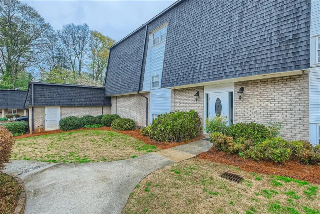 5125 Chemin De Vie, Atlanta, Georgia 30342, 2 Bedrooms Bedrooms, ,2 BathroomsBathrooms,Residential,Sold,5125 Chemin De Vie,7185340