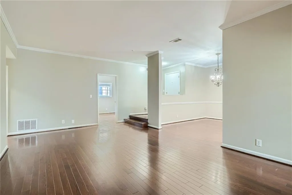 5125 Chemin De Vie, Atlanta, Georgia 30342, 2 Bedrooms Bedrooms, ,2 BathroomsBathrooms,Residential,Sold,5125 Chemin De Vie,7185340