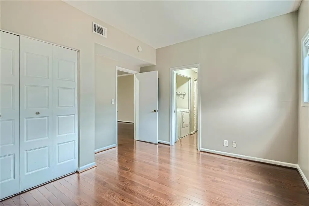 5125 Chemin De Vie, Atlanta, Georgia 30342, 2 Bedrooms Bedrooms, ,2 BathroomsBathrooms,Residential,Sold,5125 Chemin De Vie,7185340