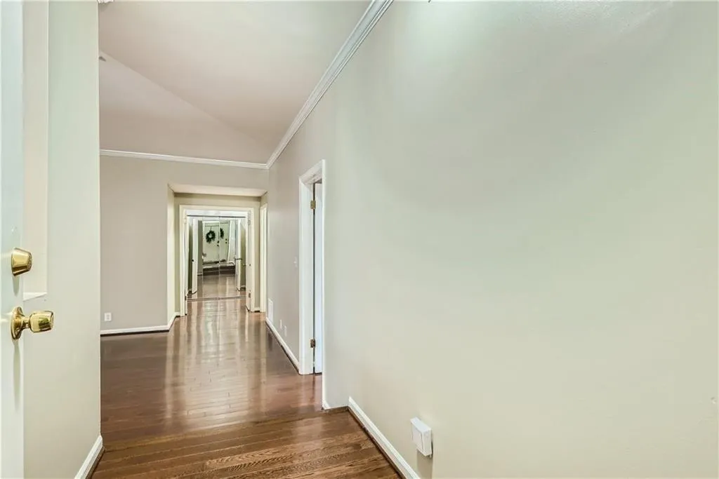 5125 Chemin De Vie, Atlanta, Georgia 30342, 2 Bedrooms Bedrooms, ,2 BathroomsBathrooms,Residential,Sold,5125 Chemin De Vie,7185340