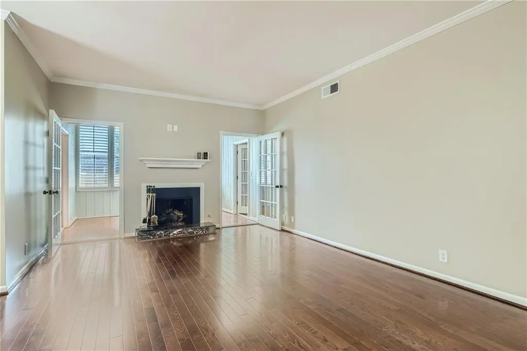 5125 Chemin De Vie, Atlanta, Georgia 30342, 2 Bedrooms Bedrooms, ,2 BathroomsBathrooms,Residential,Sold,5125 Chemin De Vie,7185340