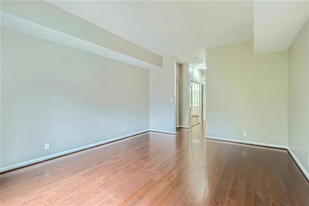 5125 Chemin De Vie, Atlanta, Georgia 30342, 2 Bedrooms Bedrooms, ,2 BathroomsBathrooms,Residential,Sold,5125 Chemin De Vie,7185340