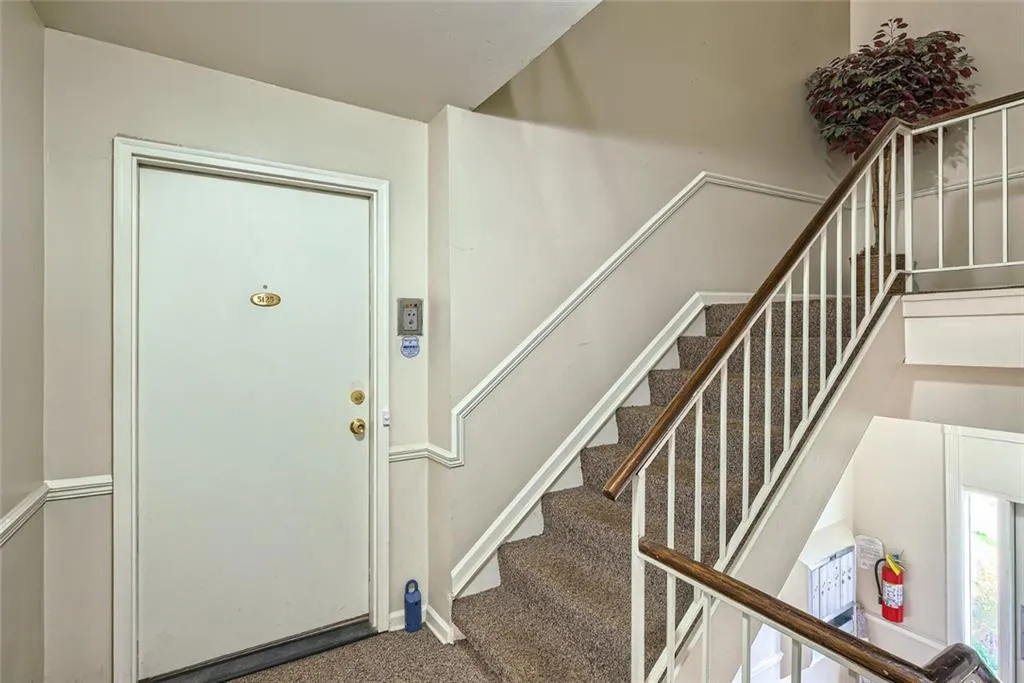 5125 Chemin De Vie, Atlanta, Georgia 30342, 2 Bedrooms Bedrooms, ,2 BathroomsBathrooms,Residential,Sold,5125 Chemin De Vie,7185340