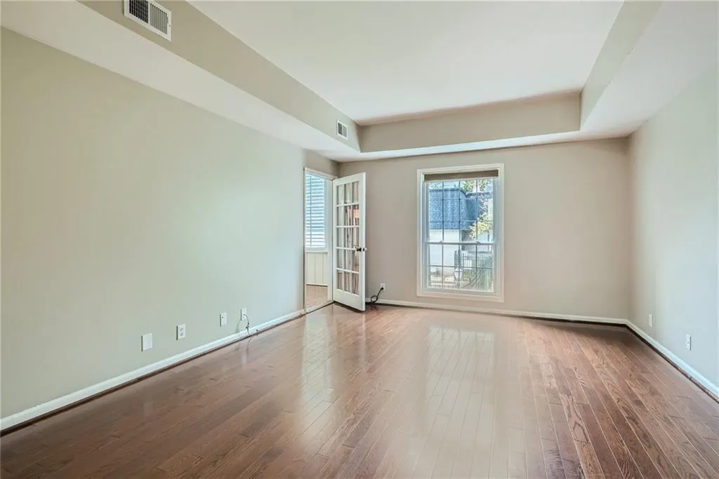 5125 Chemin De Vie, Atlanta, Georgia 30342, 2 Bedrooms Bedrooms, ,2 BathroomsBathrooms,Residential,Sold,5125 Chemin De Vie,7185340