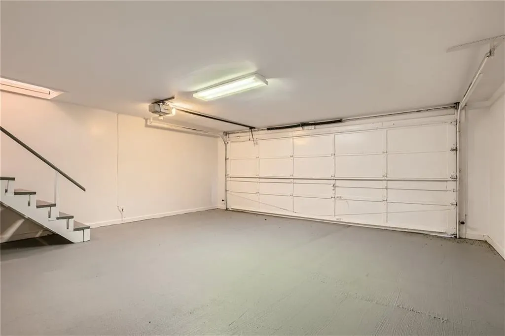 5125 Chemin De Vie, Atlanta, Georgia 30342, 2 Bedrooms Bedrooms, ,2 BathroomsBathrooms,Residential,Sold,5125 Chemin De Vie,7185340