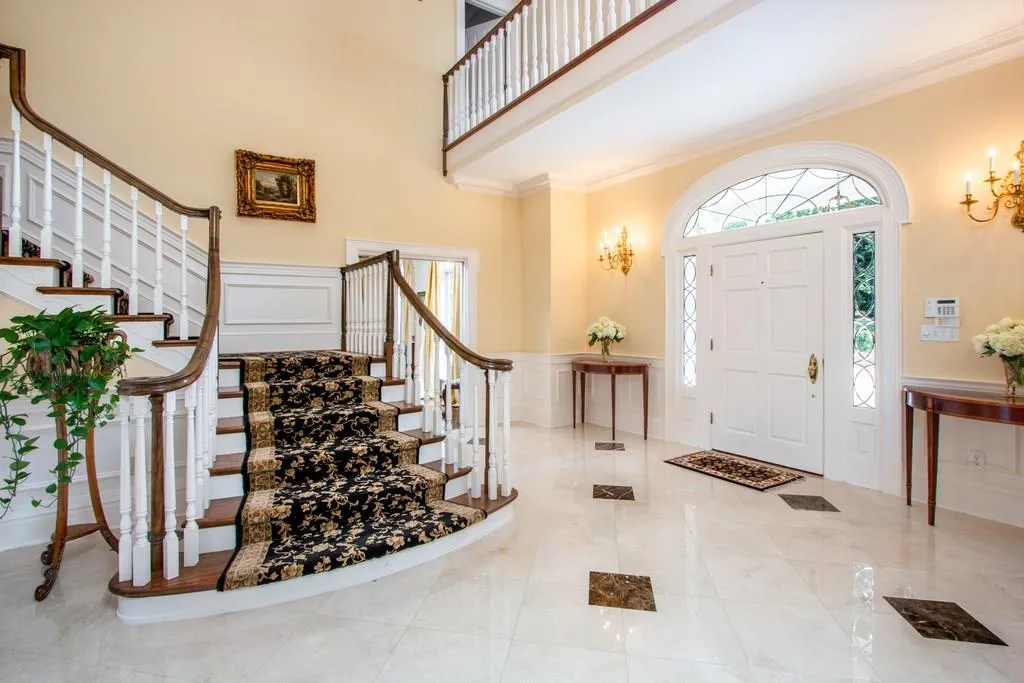 4556 Northside Drive, Sandy Springs, Georgia 30327, 8 Bedrooms Bedrooms, ,10 BathroomsBathrooms,Residential,Sold,4556 Northside Drive,6129177