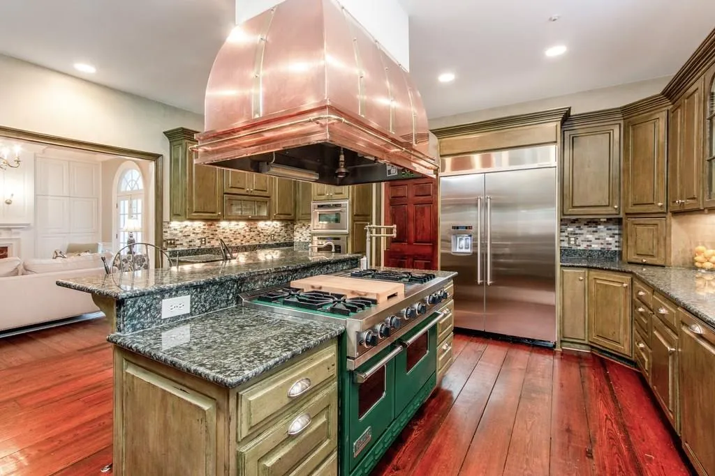 4556 Northside Drive, Sandy Springs, Georgia 30327, 8 Bedrooms Bedrooms, ,10 BathroomsBathrooms,Residential,Sold,4556 Northside Drive,6129177