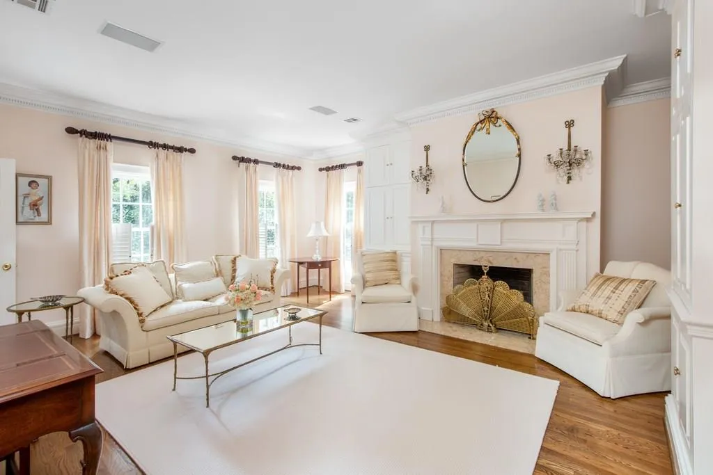 4556 Northside Drive, Sandy Springs, Georgia 30327, 8 Bedrooms Bedrooms, ,10 BathroomsBathrooms,Residential,Sold,4556 Northside Drive,6129177