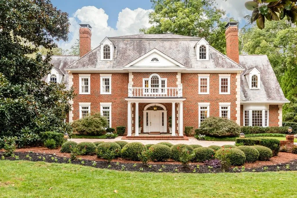 4556 Northside Drive, Sandy Springs, Georgia 30327, 8 Bedrooms Bedrooms, ,10 BathroomsBathrooms,Residential,Sold,4556 Northside Drive,6129177