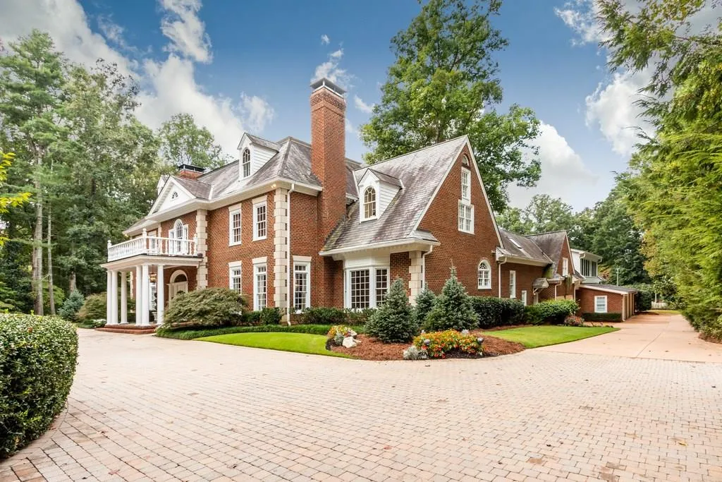 4556 Northside Drive, Sandy Springs, Georgia 30327, 8 Bedrooms Bedrooms, ,10 BathroomsBathrooms,Residential,Sold,4556 Northside Drive,6129177