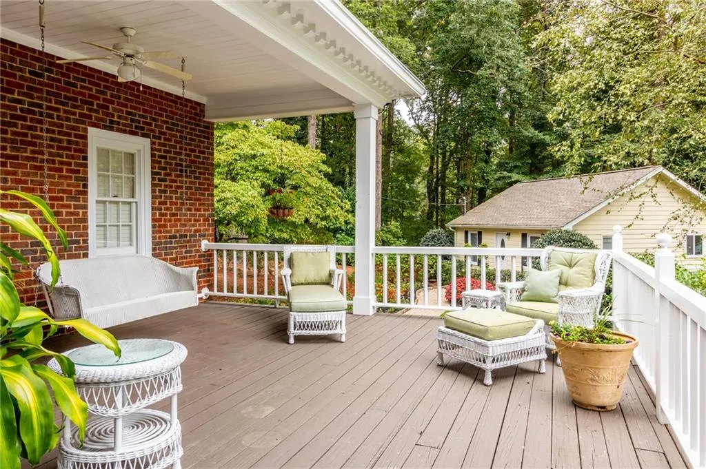 4556 Northside Drive, Sandy Springs, Georgia 30327, 8 Bedrooms Bedrooms, ,10 BathroomsBathrooms,Residential,Sold,4556 Northside Drive,6129177