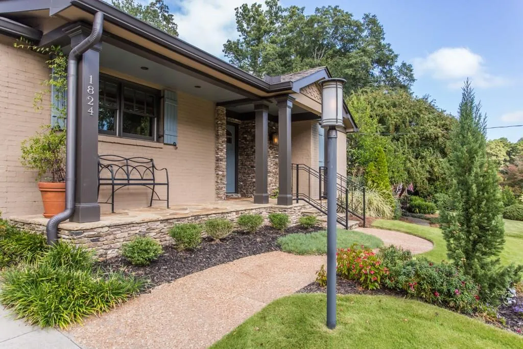 1824 Colland Drive, Atlanta, Georgia 30318, 2 Bedrooms Bedrooms, ,2 BathroomsBathrooms,Residential,Sold,1824 Colland Drive,5761476