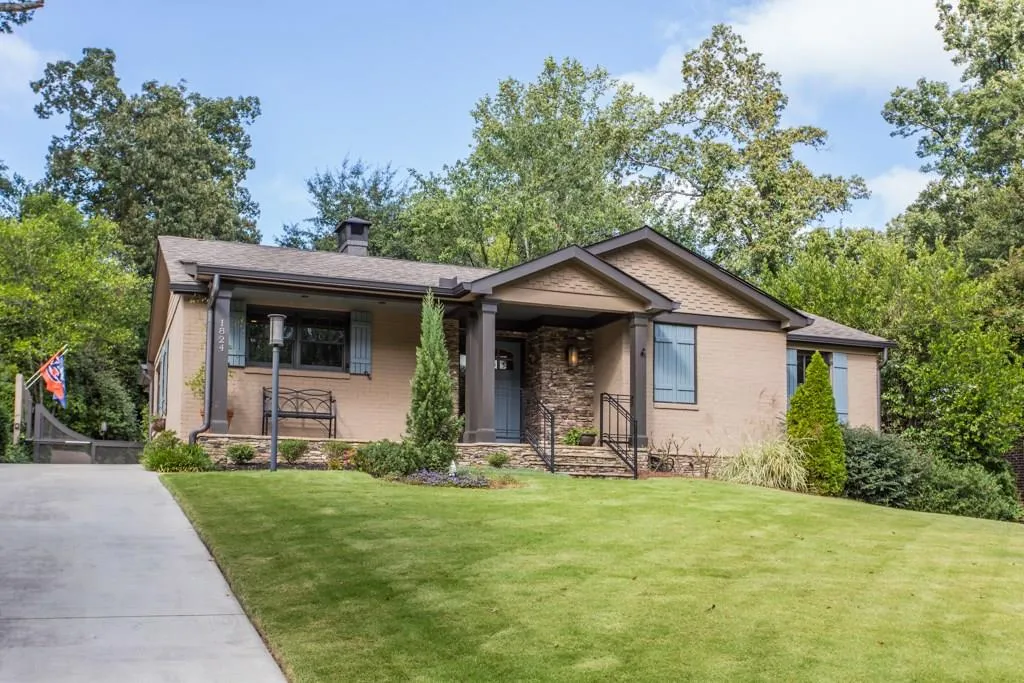 1824 Colland Drive, Atlanta, Georgia 30318, 2 Bedrooms Bedrooms, ,2 BathroomsBathrooms,Residential,Sold,1824 Colland Drive,5761476