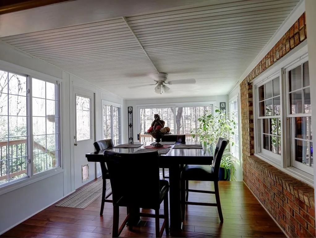 955 Buckhorn E, Sandy Springs, Georgia 30350, 6 Bedrooms Bedrooms, ,3 BathroomsBathrooms,Residential,Sold,955 Buckhorn E,5962412
