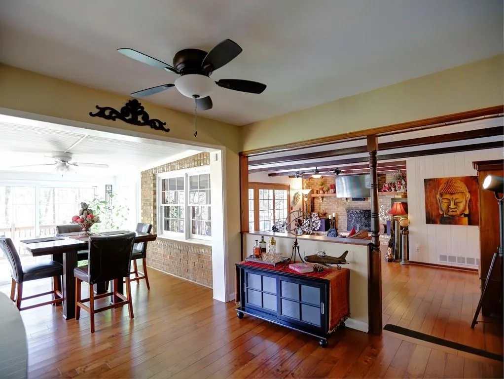 955 Buckhorn E, Sandy Springs, Georgia 30350, 6 Bedrooms Bedrooms, ,3 BathroomsBathrooms,Residential,Sold,955 Buckhorn E,5962412