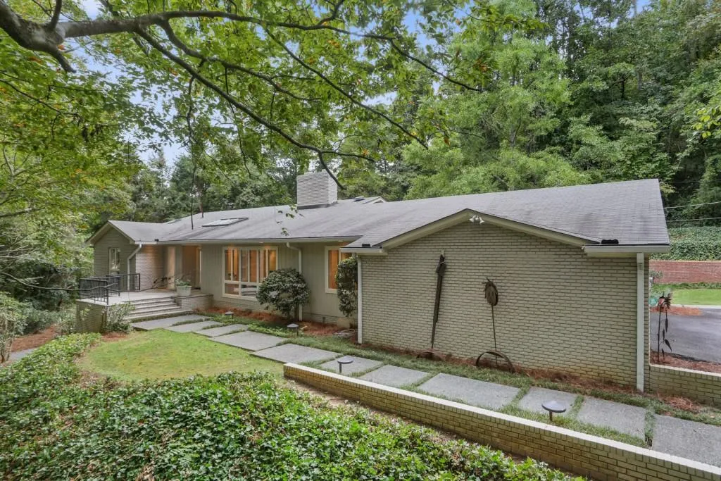 5234 Powers Ferry Road, Sandy Springs, Georgia 30327, 4 Bedrooms Bedrooms, ,3 BathroomsBathrooms,Residential,Sold,5234 Powers Ferry Road,6080092