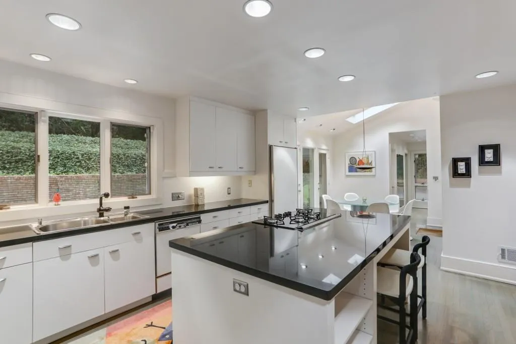 5234 Powers Ferry Road, Sandy Springs, Georgia 30327, 4 Bedrooms Bedrooms, ,3 BathroomsBathrooms,Residential,Sold,5234 Powers Ferry Road,6080092