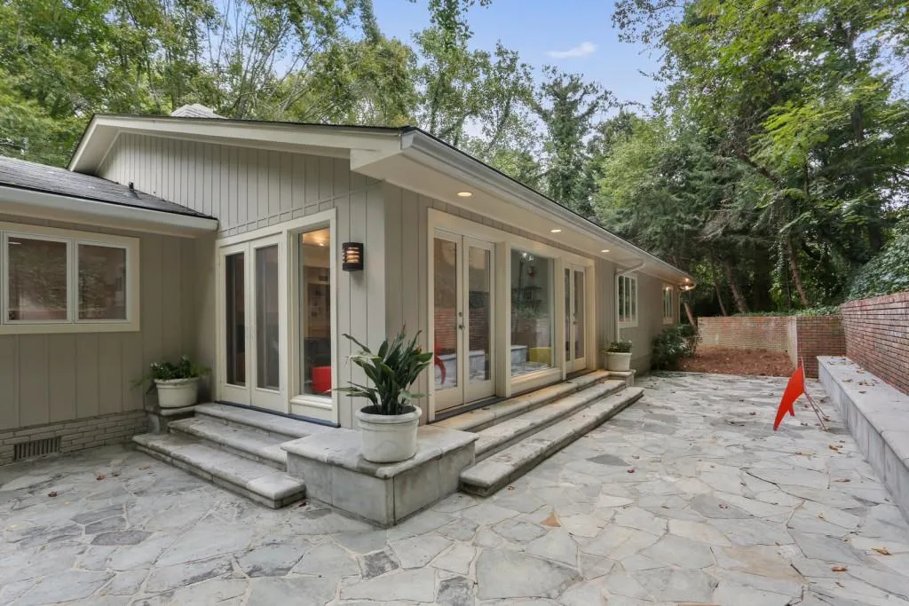 5234 Powers Ferry Road, Sandy Springs, Georgia 30327, 4 Bedrooms Bedrooms, ,3 BathroomsBathrooms,Residential,Sold,5234 Powers Ferry Road,6080092