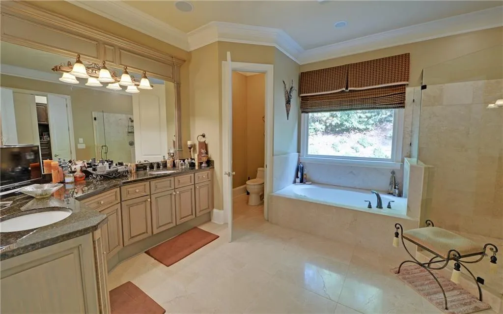 8315 Grogans Ferry Road, Sandy Springs, Georgia 30350, 5 Bedrooms Bedrooms, ,5 BathroomsBathrooms,Residential,Sold,8315 Grogans Ferry Road,5737486