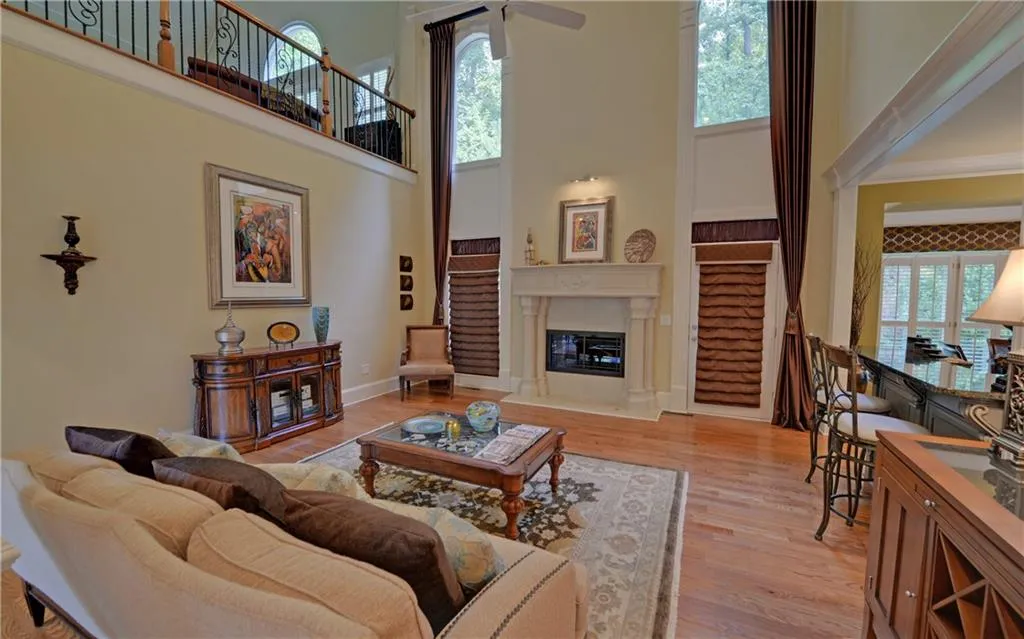 8315 Grogans Ferry Road, Sandy Springs, Georgia 30350, 5 Bedrooms Bedrooms, ,5 BathroomsBathrooms,Residential,Sold,8315 Grogans Ferry Road,5737486