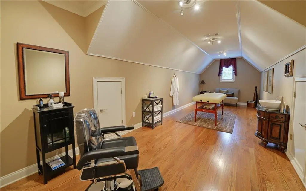 8315 Grogans Ferry Road, Sandy Springs, Georgia 30350, 5 Bedrooms Bedrooms, ,5 BathroomsBathrooms,Residential,Sold,8315 Grogans Ferry Road,5737486