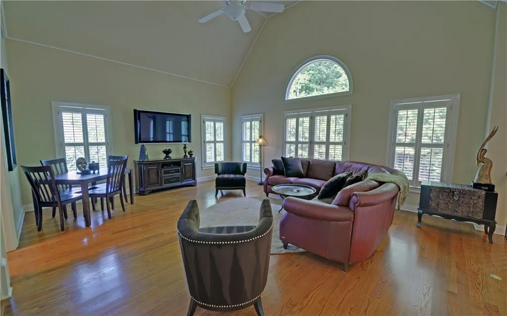 8315 Grogans Ferry Road, Sandy Springs, Georgia 30350, 5 Bedrooms Bedrooms, ,5 BathroomsBathrooms,Residential,Sold,8315 Grogans Ferry Road,5737486