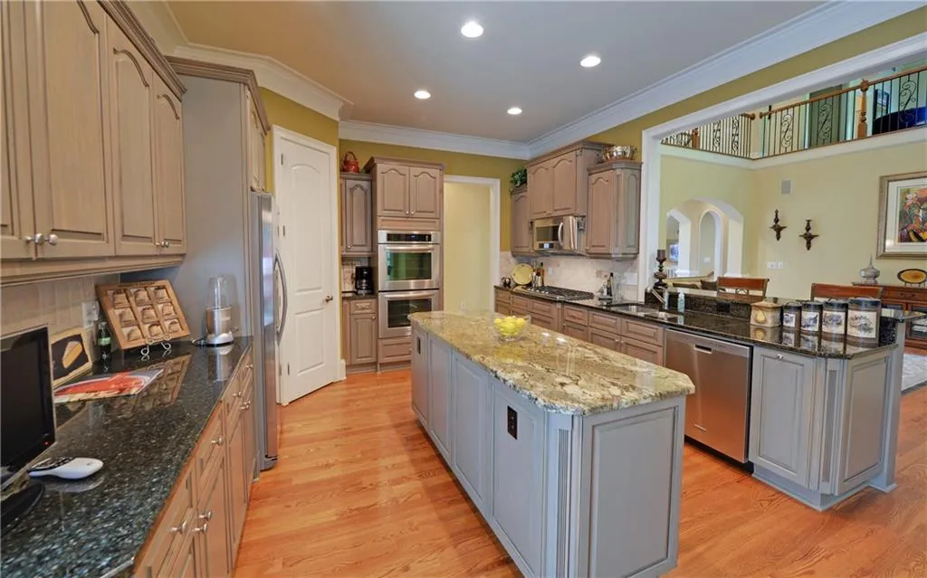 8315 Grogans Ferry Road, Sandy Springs, Georgia 30350, 5 Bedrooms Bedrooms, ,5 BathroomsBathrooms,Residential,Sold,8315 Grogans Ferry Road,5737486